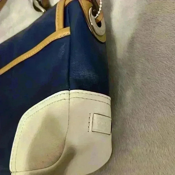 Coach Crossbody - Picture 3 of 14